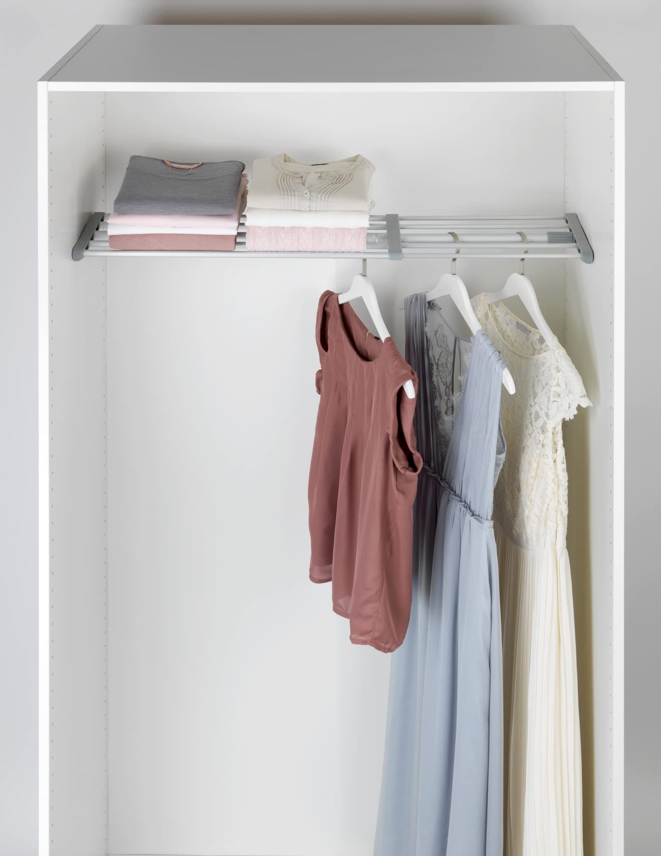 wenko-teleskop-klemmregal-70-120-x-23-cm-schuhregal-garderobe-ohne-bohren-silber image 6
