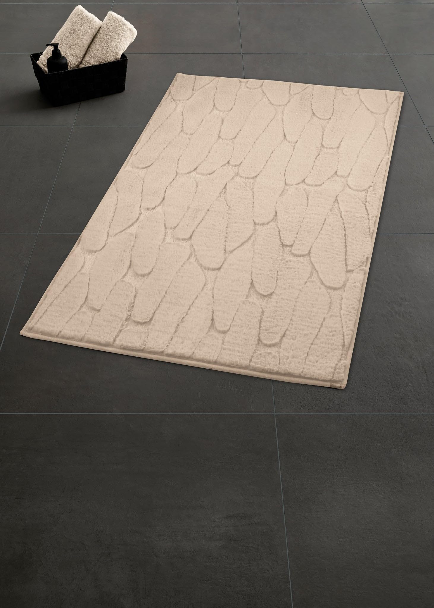 kleine-wolke-badteppich-tondo-seidenfarben-70-x-120-cm image 2