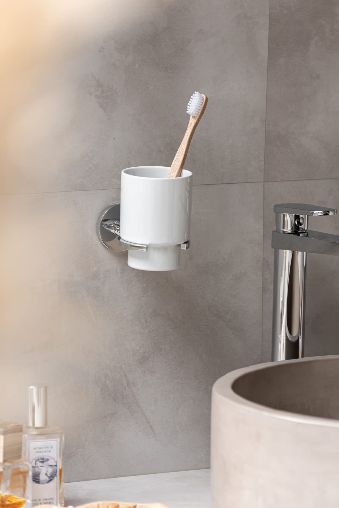 wenko-uv-loc-isera-zahnputzbecherhalter-7-x-11-x-12-cm-keramik-chrom-vierkantroh image 3