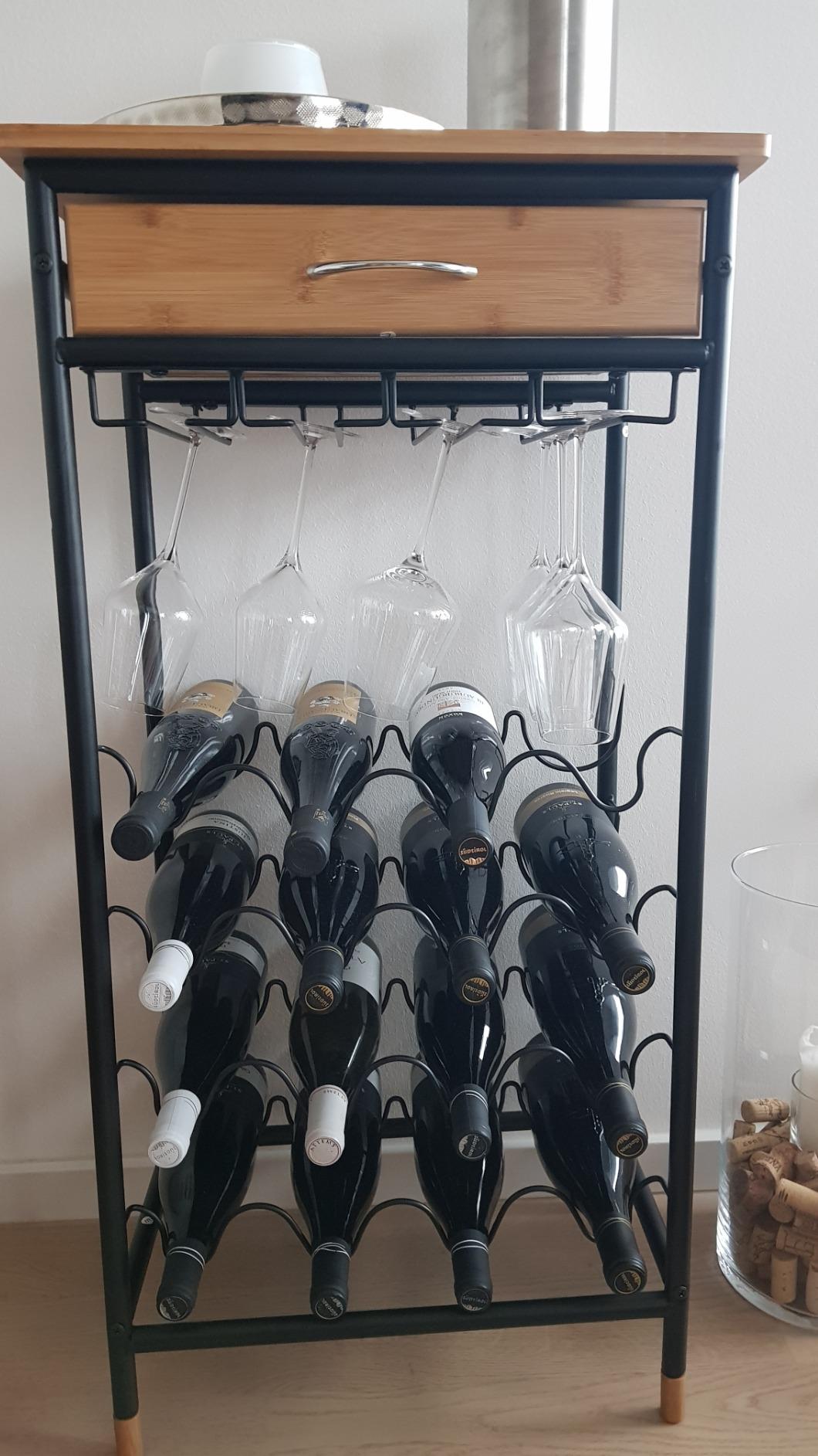 Perfektes Regal für Weinliebhaber