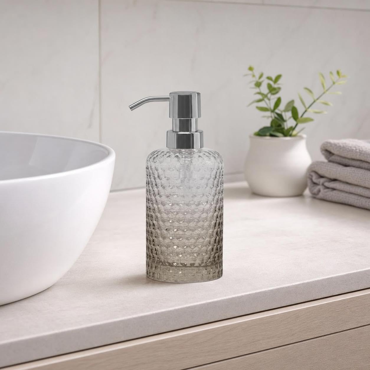 kleine-wolke-melua-seifenspender-sandbeige-350-ml image 3