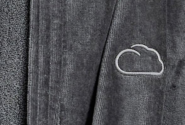 kleine-wolke-chill-bademantel-unisex image 8