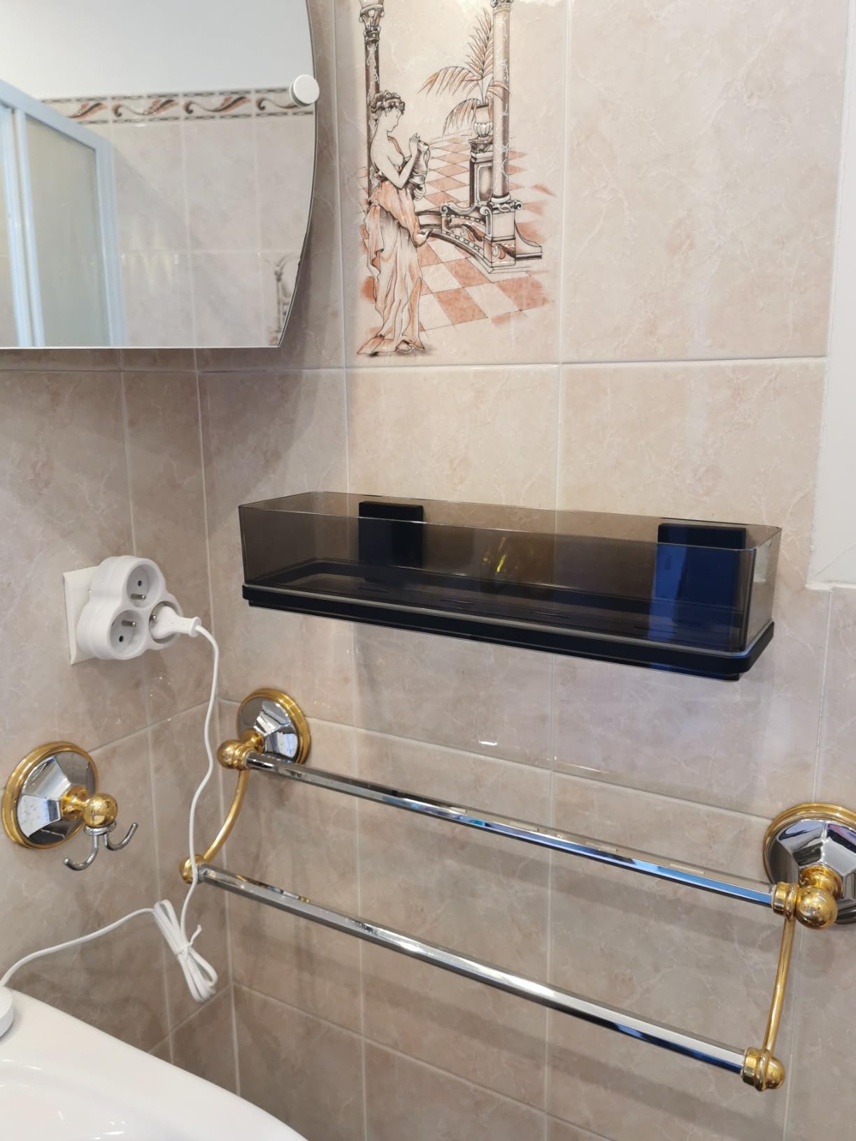 Gute Ablage für die Dusche