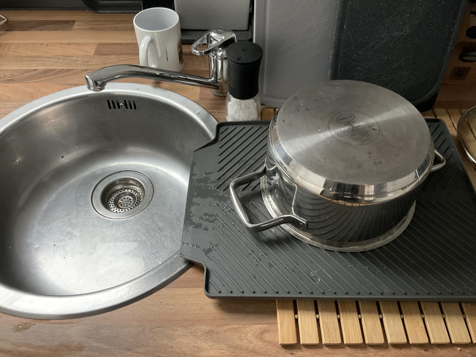 Passt perfekt neben das Becken