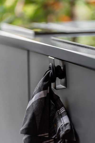 wenko-haken-push-einh-ngehaken-edelstahl-schwarz-matt-5-x-6-x-4-cm image 8